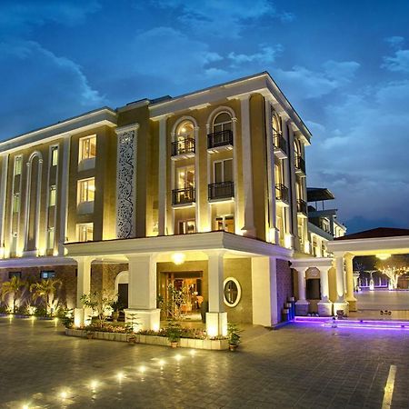 Four Vedas Hotel & Resort Sziliguri Kültér fotó