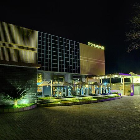 Four Vedas Hotel & Resort Sziliguri Kültér fotó