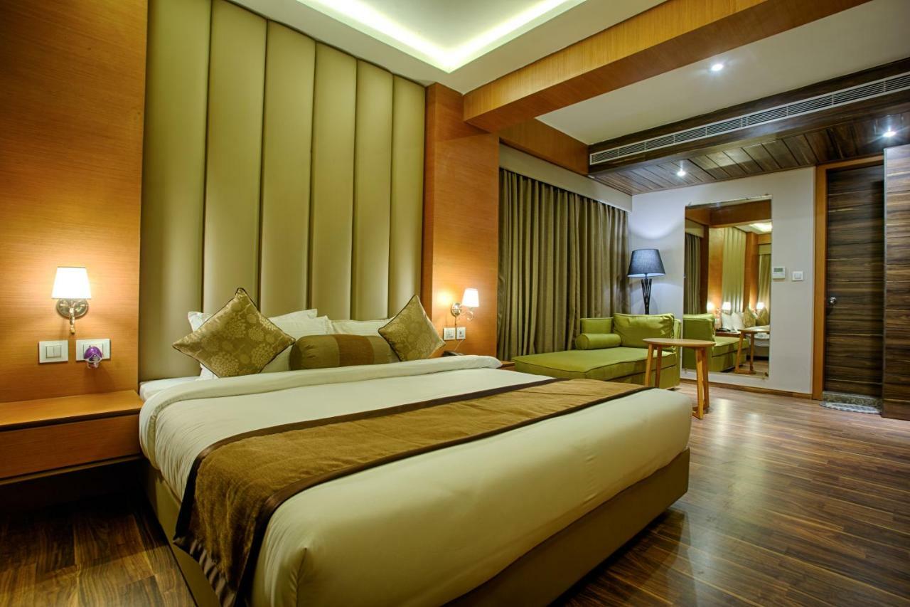 Four Vedas Hotel & Resort Sziliguri Kültér fotó