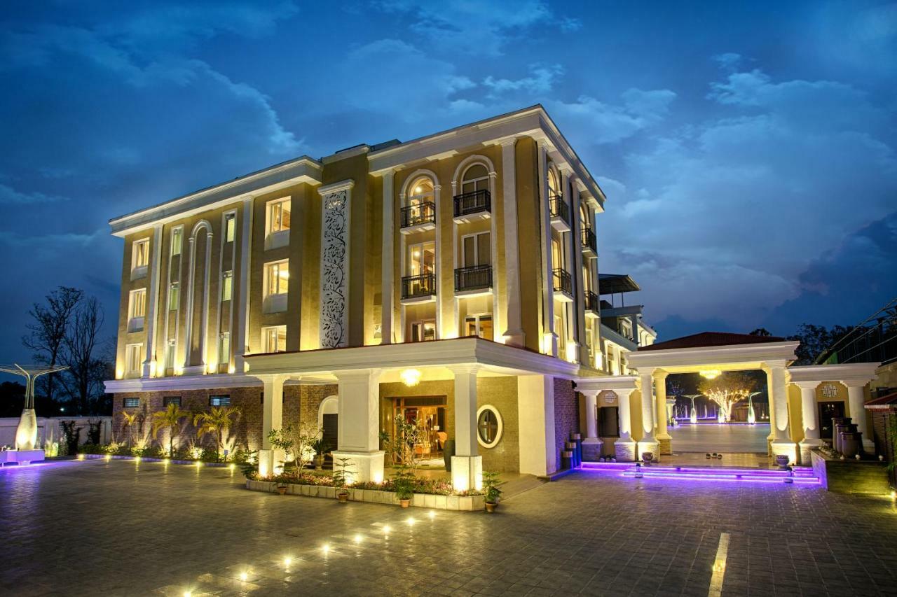 Four Vedas Hotel & Resort Sziliguri Kültér fotó