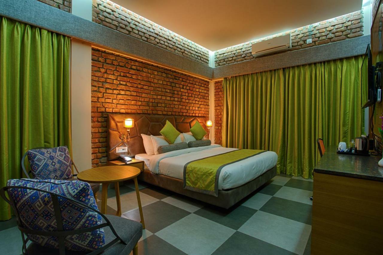 Four Vedas Hotel & Resort Sziliguri Kültér fotó