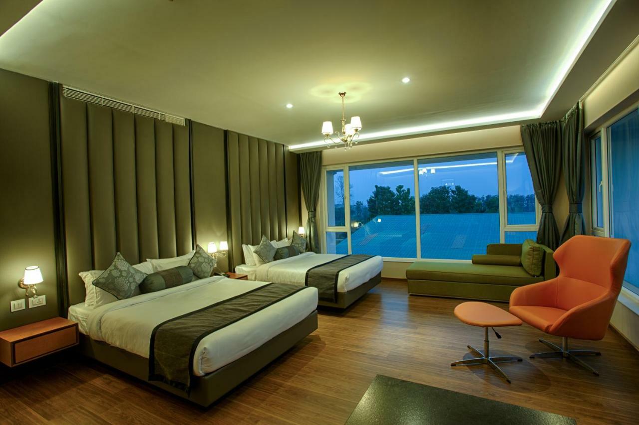 Four Vedas Hotel & Resort Sziliguri Kültér fotó