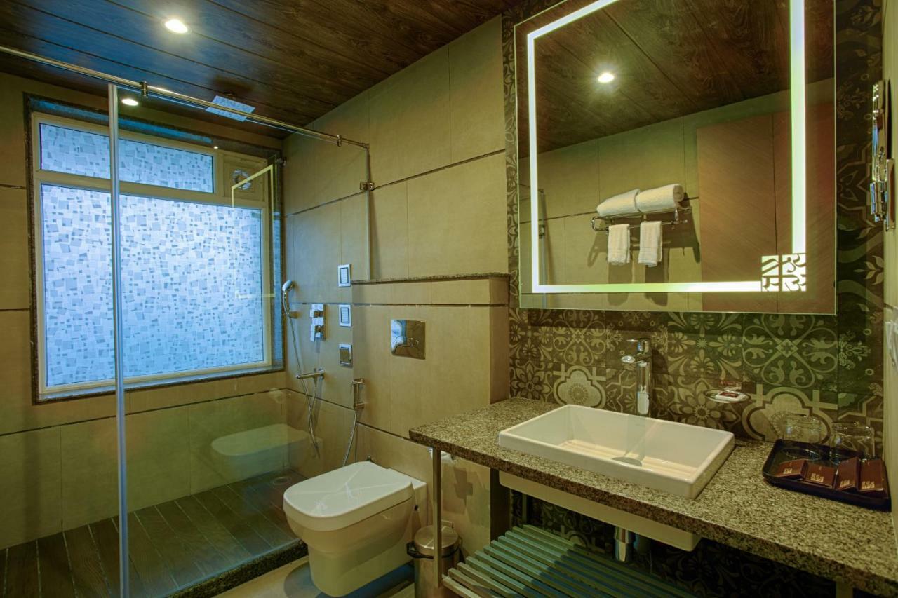Four Vedas Hotel & Resort Sziliguri Kültér fotó