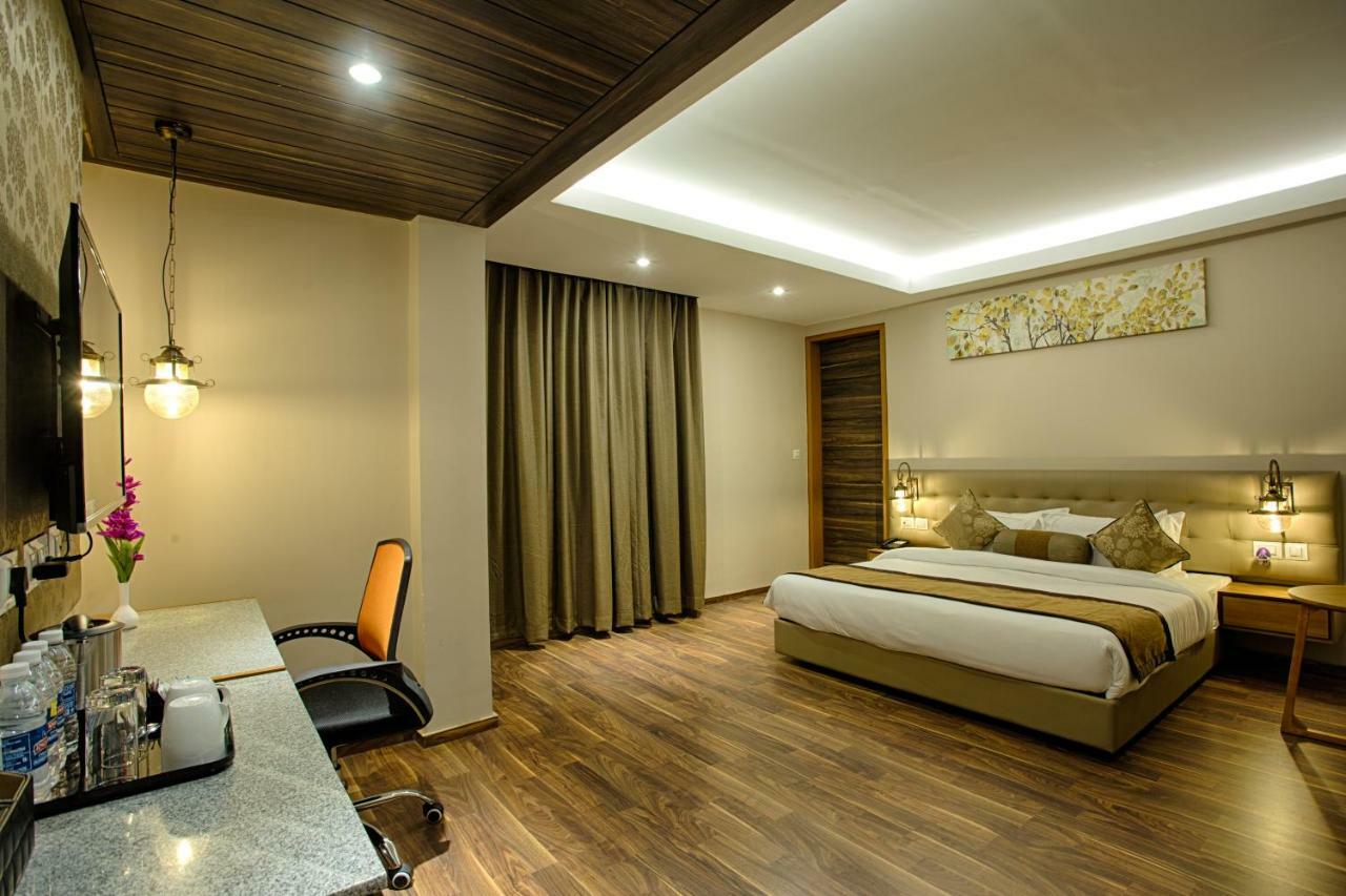 Four Vedas Hotel & Resort Sziliguri Kültér fotó